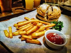 -圣徒精酿美式餐厅saints brewing(裕华万达步行街店)