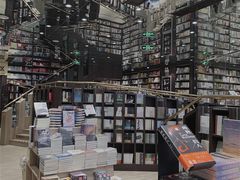 -钟书阁(群光广场店)