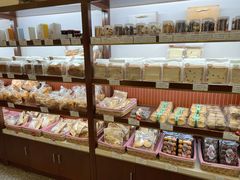 -红宝石·鲜奶小方·海派西点房(控江店)