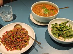 -一坐一忘云南菜(嘉里中心店)