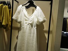 -URBAN REVIVO(七宝领展广场店)