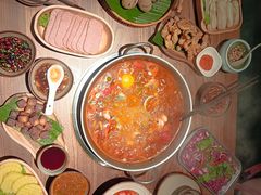 -野山舂·贵州现舂酸汤火锅(鸿通城店)