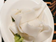 -老牌坊云南鱼豆花火锅(哈西万达店)