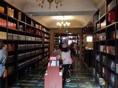 -钟书阁(松江泰晤士小镇店)