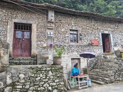 -高荡千年布依古寨旅游景区