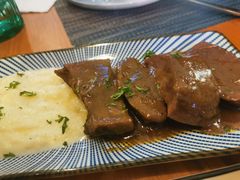 烩牛舌配土豆泥-帕歌西班牙餐厅paco tapas