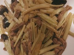 -鲁菜根·泰安菜(万达店)