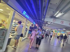 -全家便利店(上海火车站站二店)