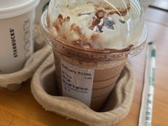 -星巴克(前滩世贸中心店)