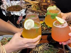 -何师烧烤·香辣蟹·川菜·30年老品牌(太古里旗舰店)