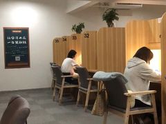 -两知·自习室(三峡广场总店)