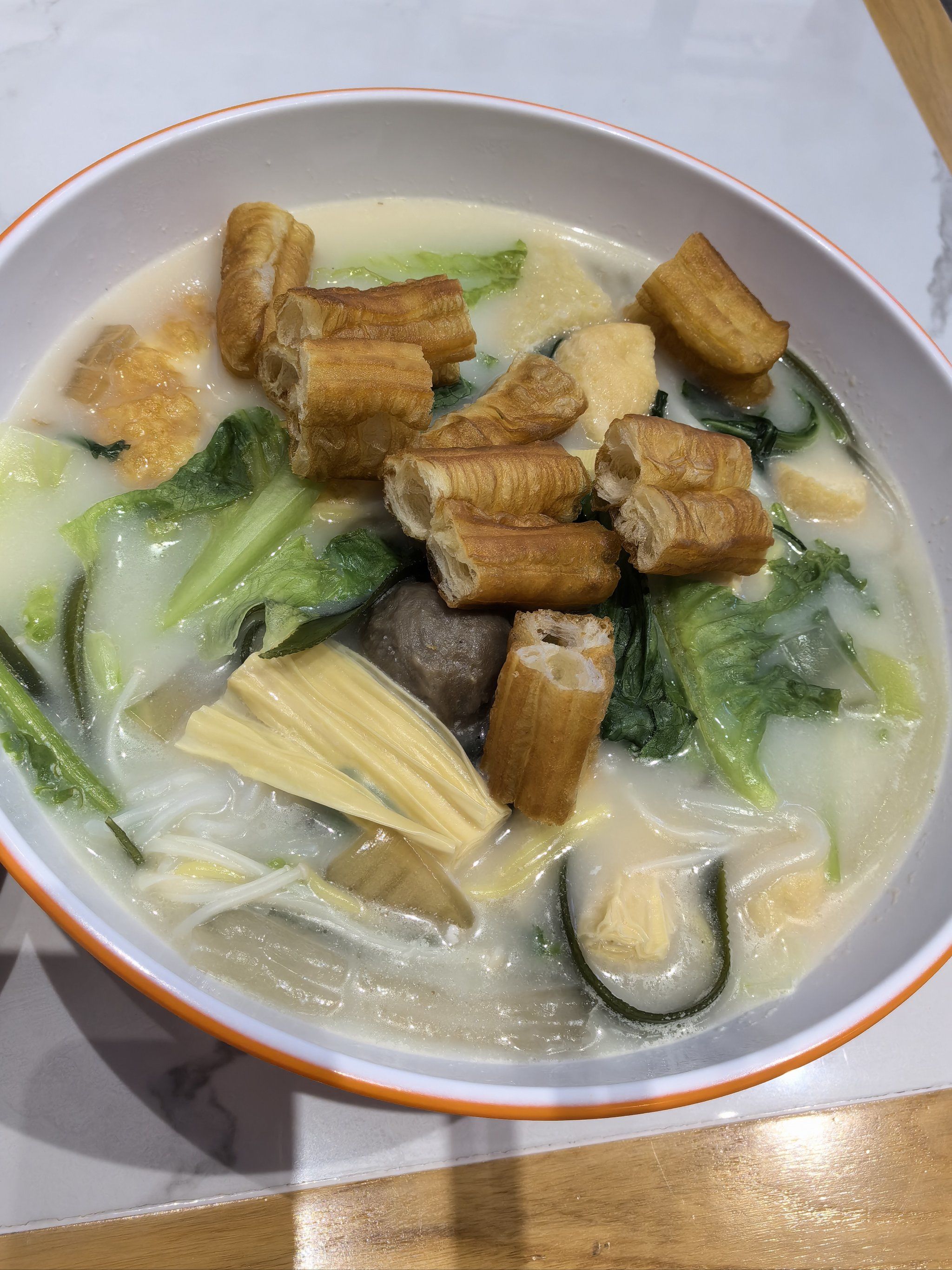 麻辣烫配奶茶绝了