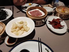 脆皮乳鸽-荣轩(新荣记环球金融中心店)