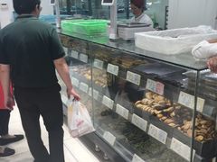 面包甜点陈列柜-上海哈尔滨食品厂(淮海中路店)