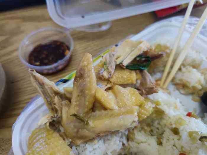 酉知味湛江白切鸡(广氮花园店)-"呢个店解决了好多街坊中午懒煮饭噶