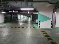 -上海七宝领展广场·地下停车场