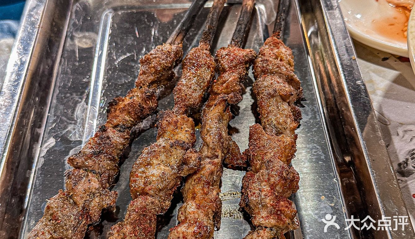 除了各种面片馕碳水怎么能少得了牛羊肉