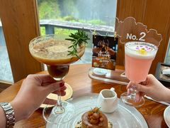 -Chom Cafe and Restaurant