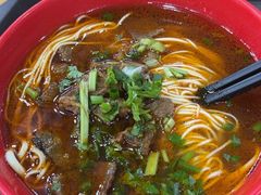 -呷佬·长沙手工米粉(金沙江路店)