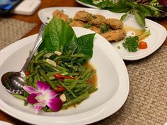 清炒空心菜-Chom Cafe and Restaurant