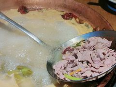 -洱火云南酸菜牛肉火锅(石景山当代商城店)