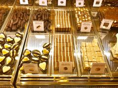 -VENCHI 闻绮(北京国贸商城店)