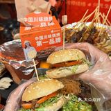 成都人私藏30年的烧烤顶流！小龙虾比手掌大，一口沦陷🤯 