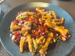 -曼听小寨海鲜烧烤·大连辣炒大王(盖州街店)
