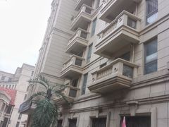 -鲁邦国际风情街(麦世达韩国精品百货店)