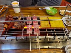 -哈尔滨小酒馆·鲜肉现穿自助烧烤(康新花园店)