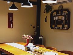 -小草屋轰趴馆别墅派对新场团建家庭聚会