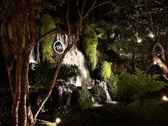 -Chom Cafe and Restaurant