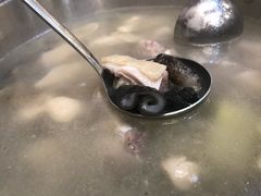 海参浸土鸡煲-启香鸡私房菜(湖景店)
