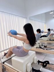 -小黑裙瑜伽·普拉提