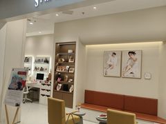 -HIMO海马体照相馆(上海华润CP静安店)