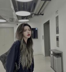 -AYO SALON