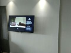 -皇马海口湾海景酒店(万绿园秀英港店)