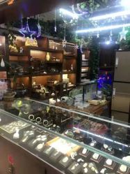 -灵彩珠宝(朗香街店)