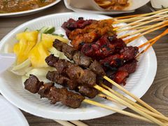 -东海岸人工湖美食村