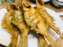 炸偏口鱼-方城小吃店