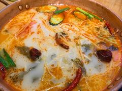 -洱火云南酸菜牛肉火锅(石景山当代商城店)