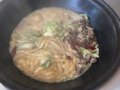 -粘豆包柴火铁锅炖