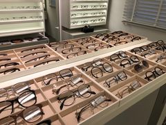 -目艮眼镜SHOWROOM(品牌集合店)