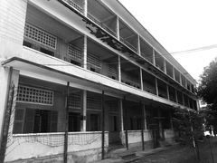 -吐斯廉屠杀博物馆