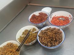 -裕新楼粉面馆·石磨手工粉(四方坪店)