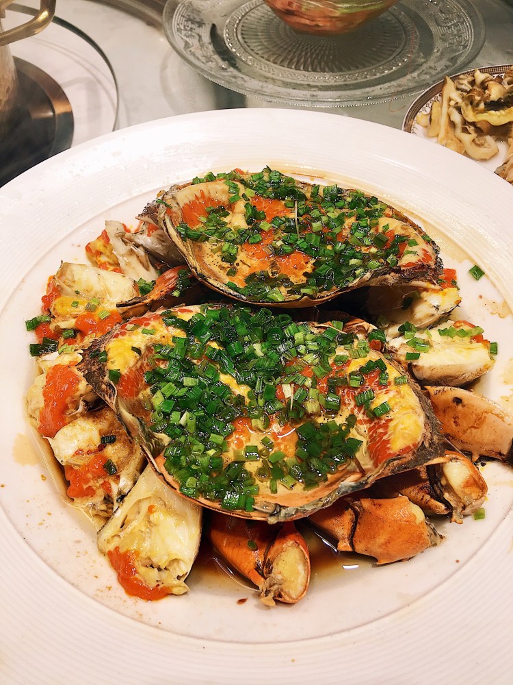 【葱油青膏蟹】 蟹的品质绝对可以,非常肥美.蟹膏特别多.