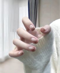 -桃色美甲沙龙