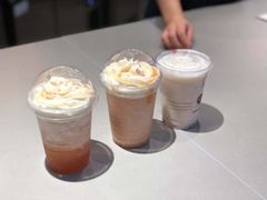 -瑞幸咖啡(岳家嘴地铁站店)