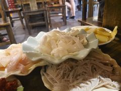 -肖肖酸萝卜鱼火锅(总店)