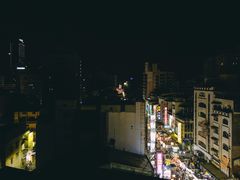 -六合夜市